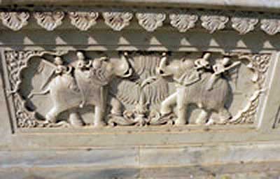 http://www.demo.kemenate.ch/media/indienreise/Unterwegs/marmor.jpg